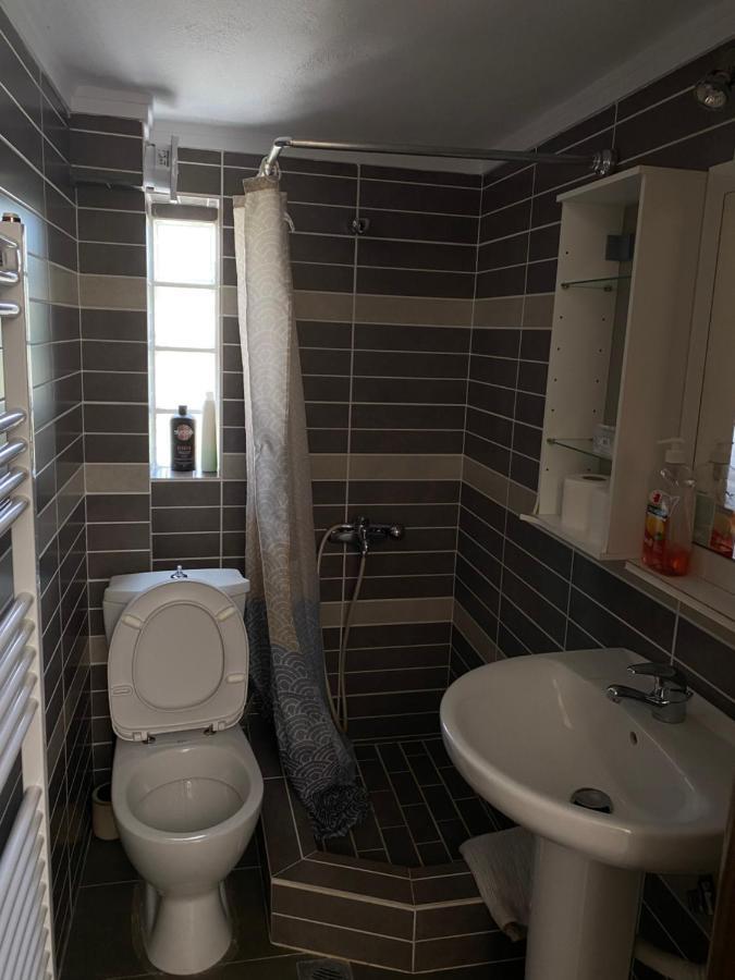 Vasilia Apartment Nea Iraklia Bagian luar foto