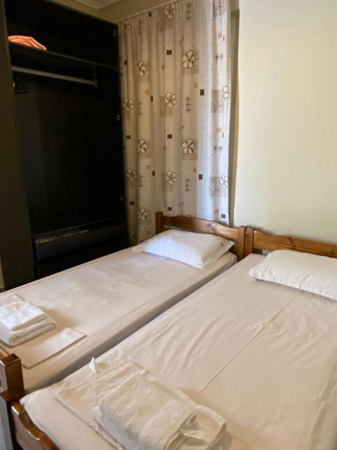 Vasilia Apartment Nea Iraklia Bagian luar foto