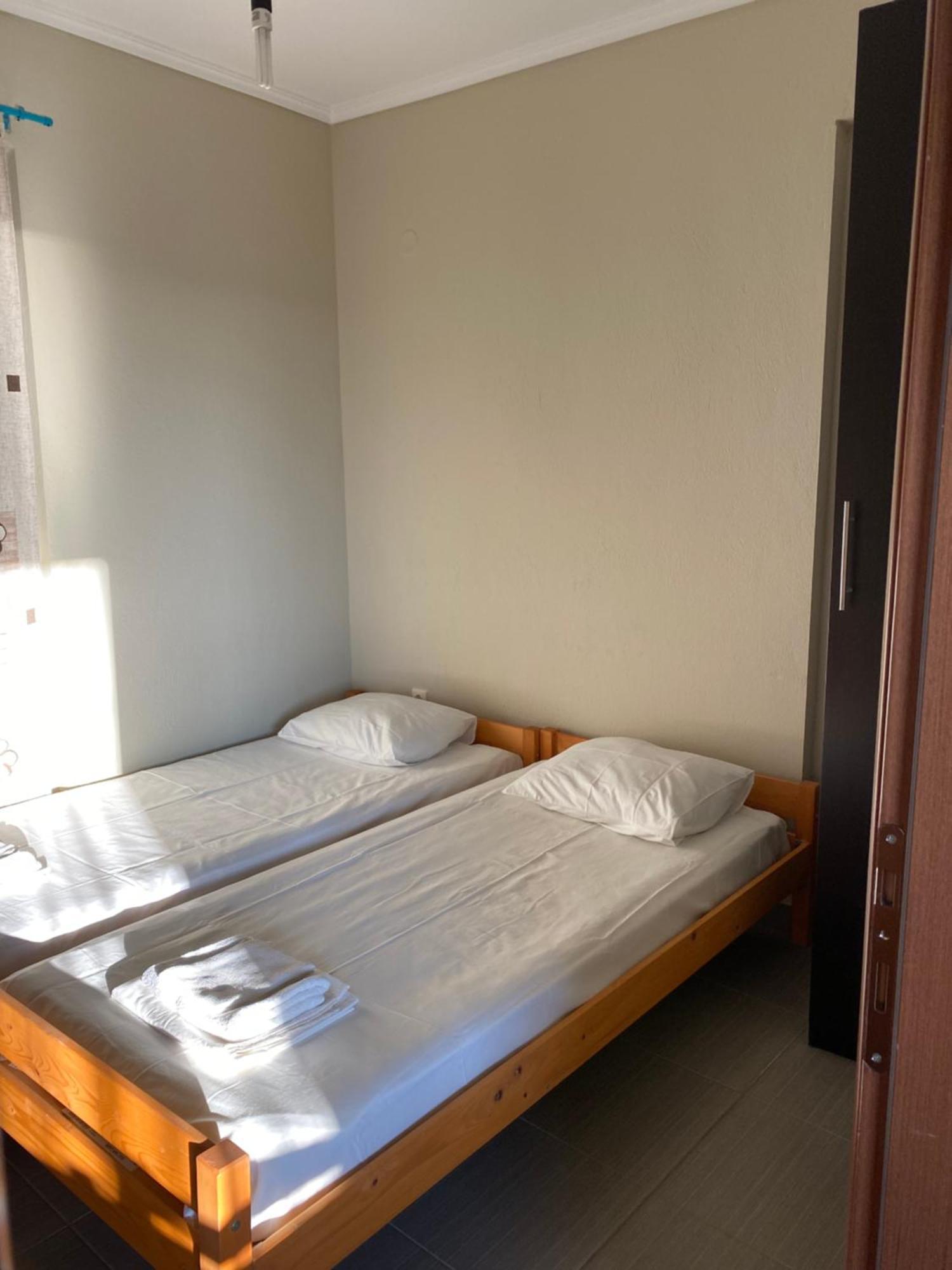 Vasilia Apartment Nea Iraklia Bagian luar foto